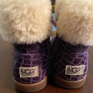 🌸 Toddler Girl Purple Uggs Boots Size 7 🌸